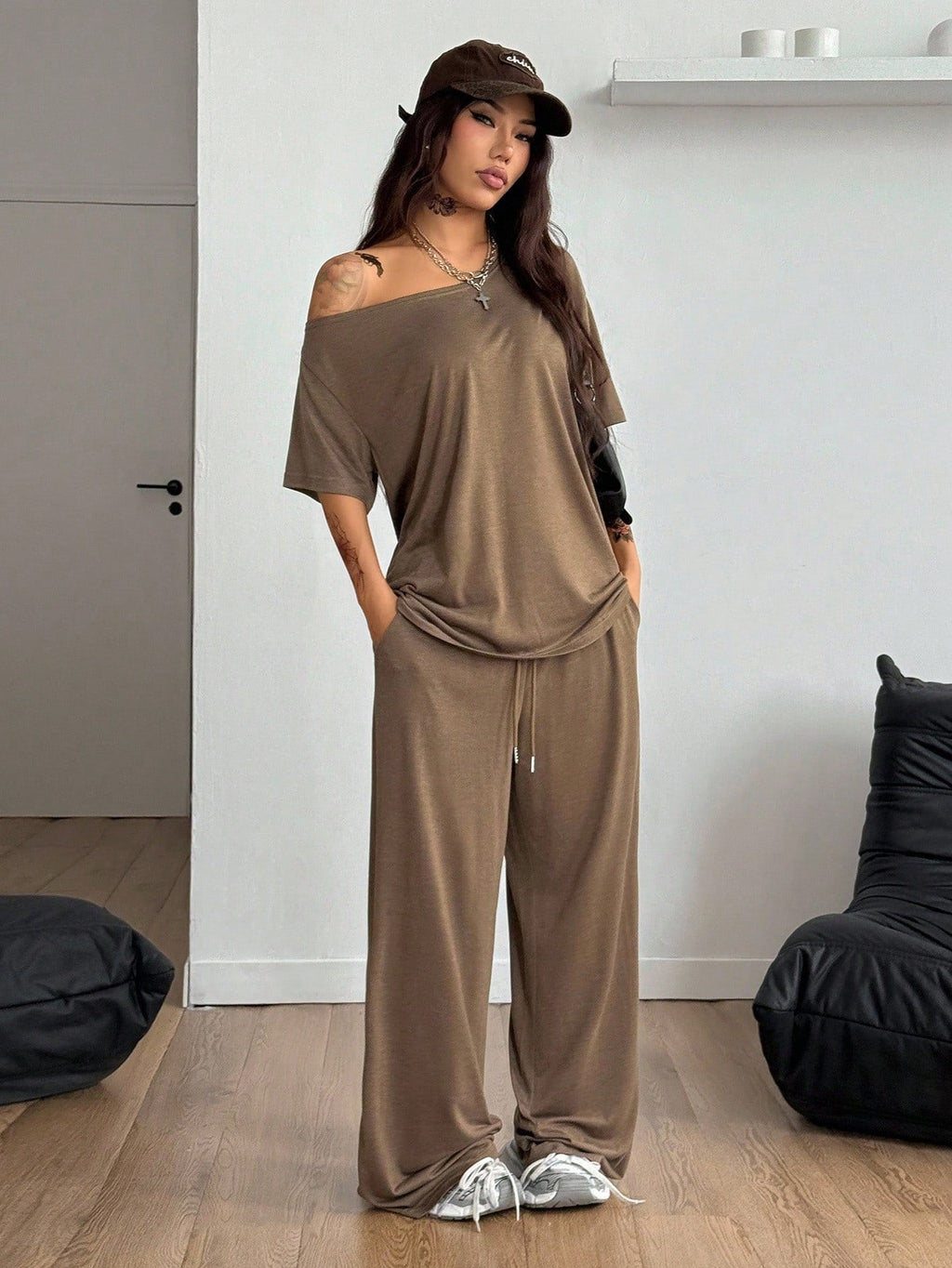 2026 Women's Casual Solid Color Sports Two-Piece Set | Lindgren Studio